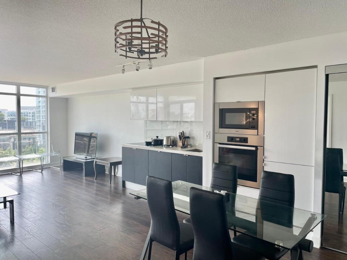 Three Br Condo Step To Cn Tower Rogers Center With Free Parking Toronto Exterior photo