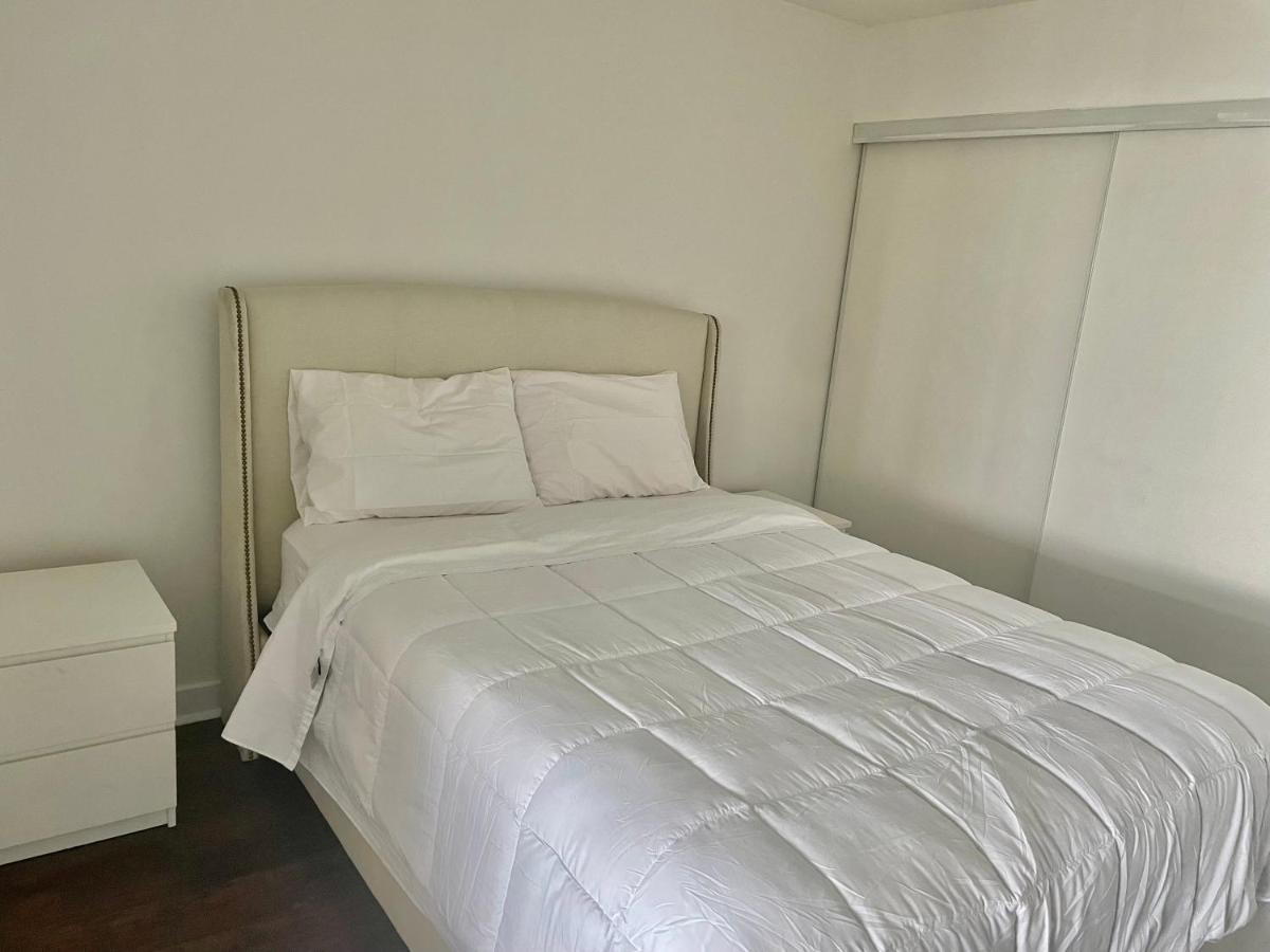 Three Br Condo Step To Cn Tower Rogers Center With Free Parking Toronto Exterior photo